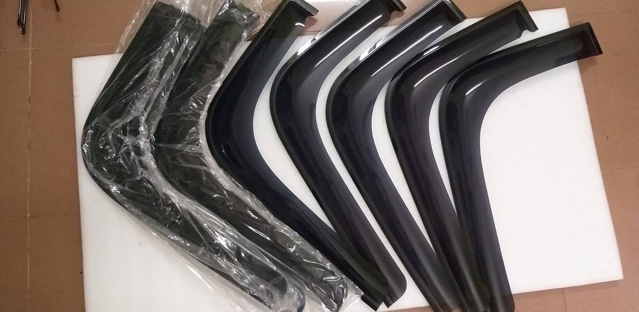 Vè che mưa Hyundai Universe – Theo form xe, dễ lắp đặt - Ảnh 2