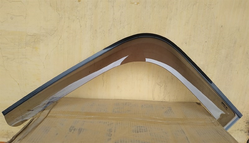 Vè che mưa Hyundai Universe – Theo form xe, dễ lắp đặt