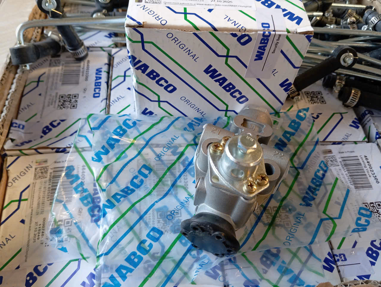 Cóc nâng bầu hơi WABCO – Van nâng hạ khí nén – Chính hãng Poland - Ảnh 3